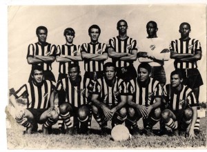 TUPI FC - 1969 - Campeão Regional Em pé Edinho, Danilo, Jair, Osvaldo Guariba, Lumumba e Murilo. Agachados João Pires, Jailton, Flávio, Iris Brito e Eurico.